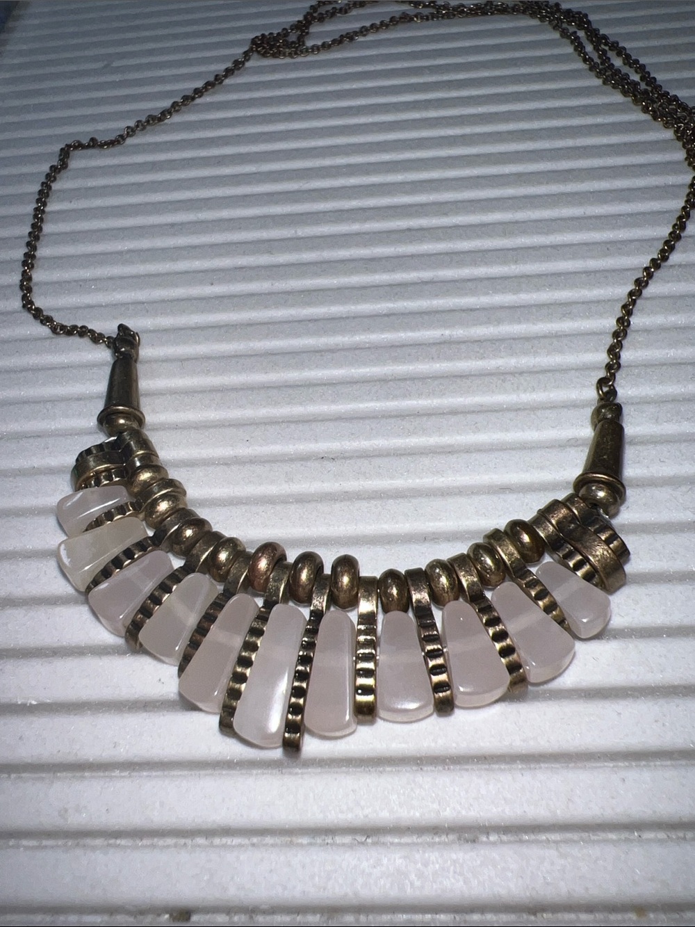 Vintage-Inspired Rose Quartz Pendant Necklace in Gold Tone